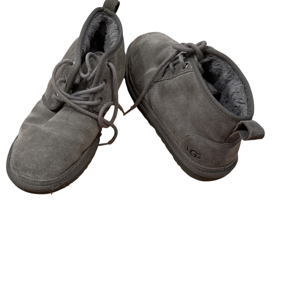 Authentic UGG NEUMEL chukka boots gray suede sheepskin size 9 FLAW Br
